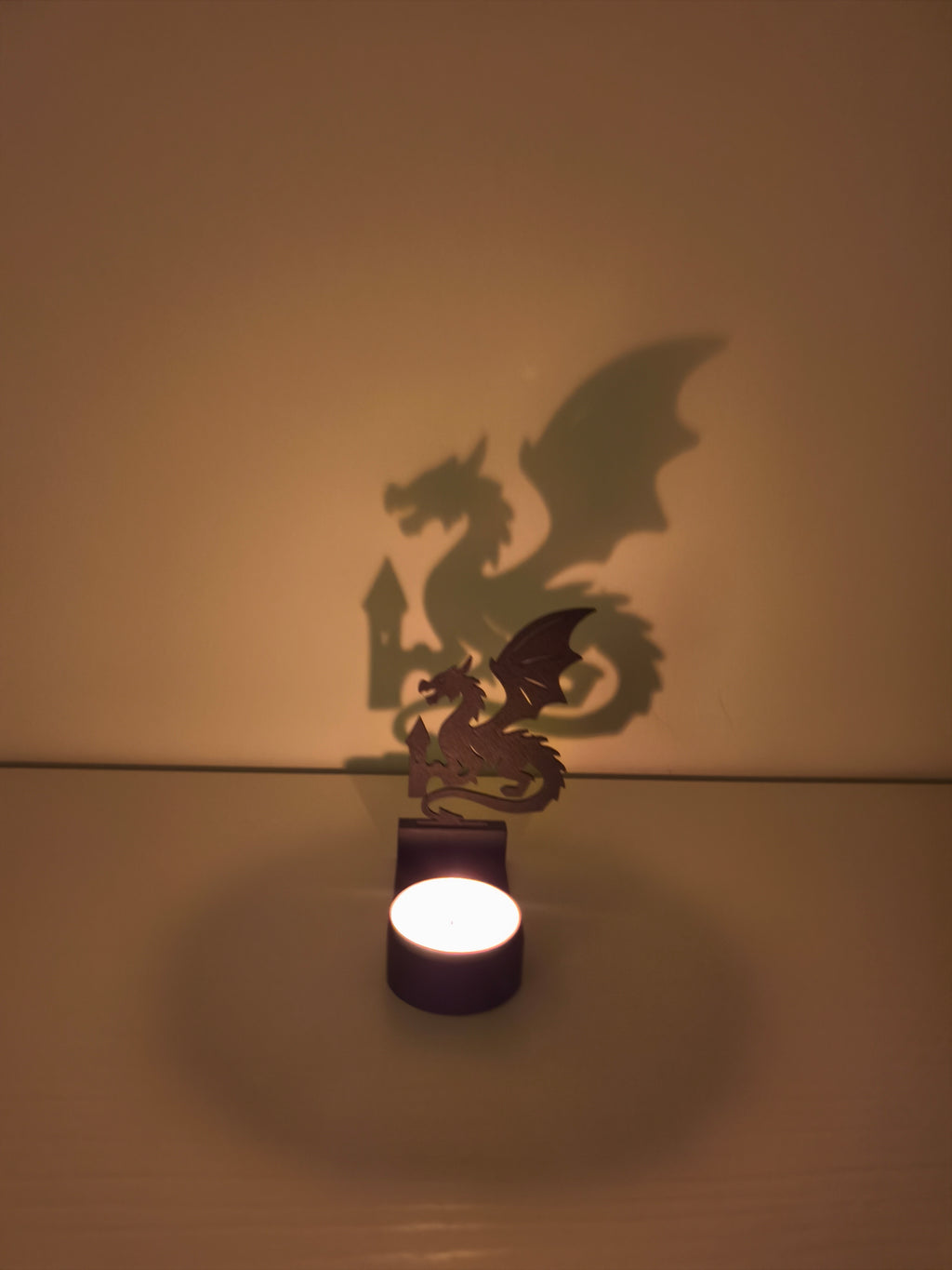 Efsanevi Ejderha ve Kale Temalı Gölgeli Mumluk | Fantastik 3D Gece Lambası
