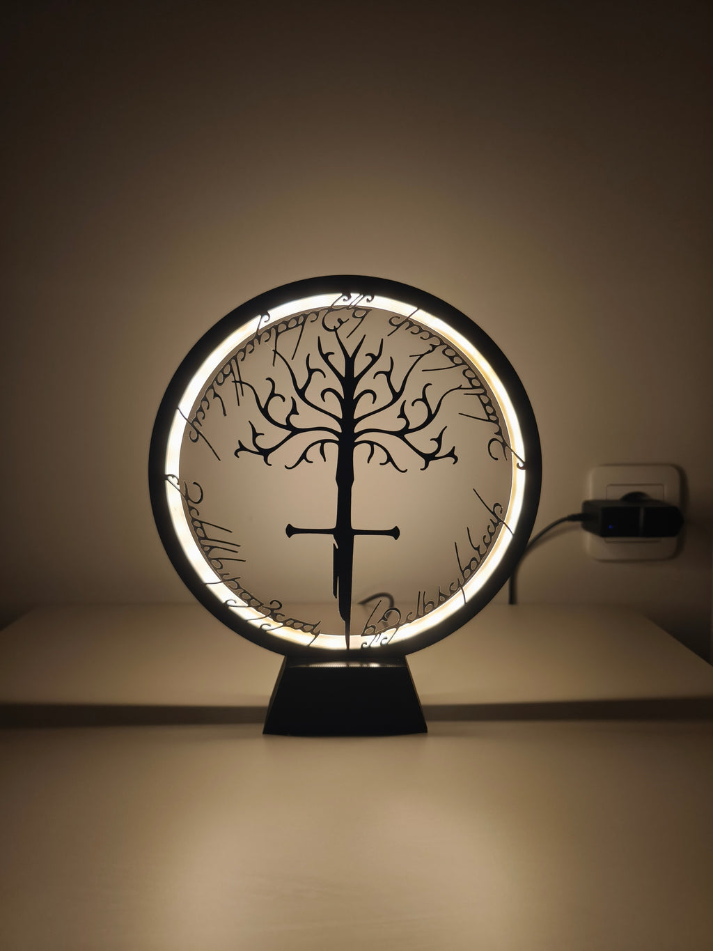 Lambadess Yüzüklerin Efendisi Gondor’un Ak Ağacı ve Narsil Temalı 3D LED Gece Lambası & Masa Lambası