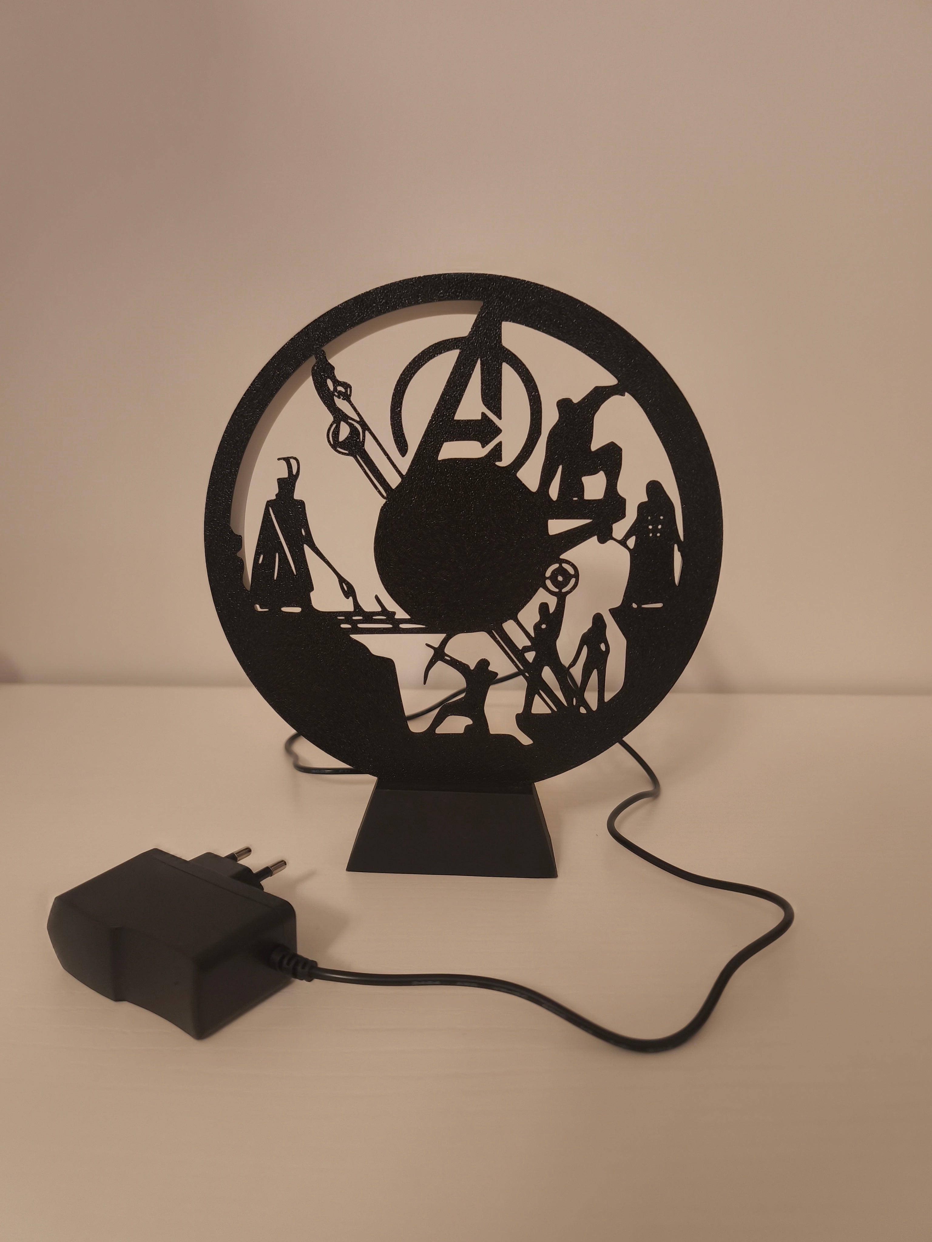 Avengers Kahramanlar Serisi: Dekoratif Siluet LED Lamba – Lambadess Özel Tasarım