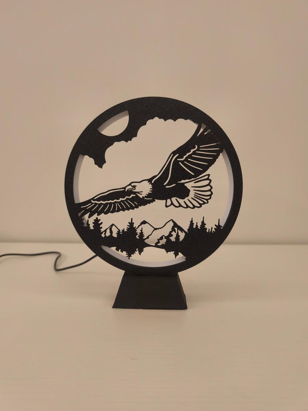 Özgürlük Ruhu: Kartal Siluet LED Lamba – Lambadess Doğa Serisi Özel Tasarım