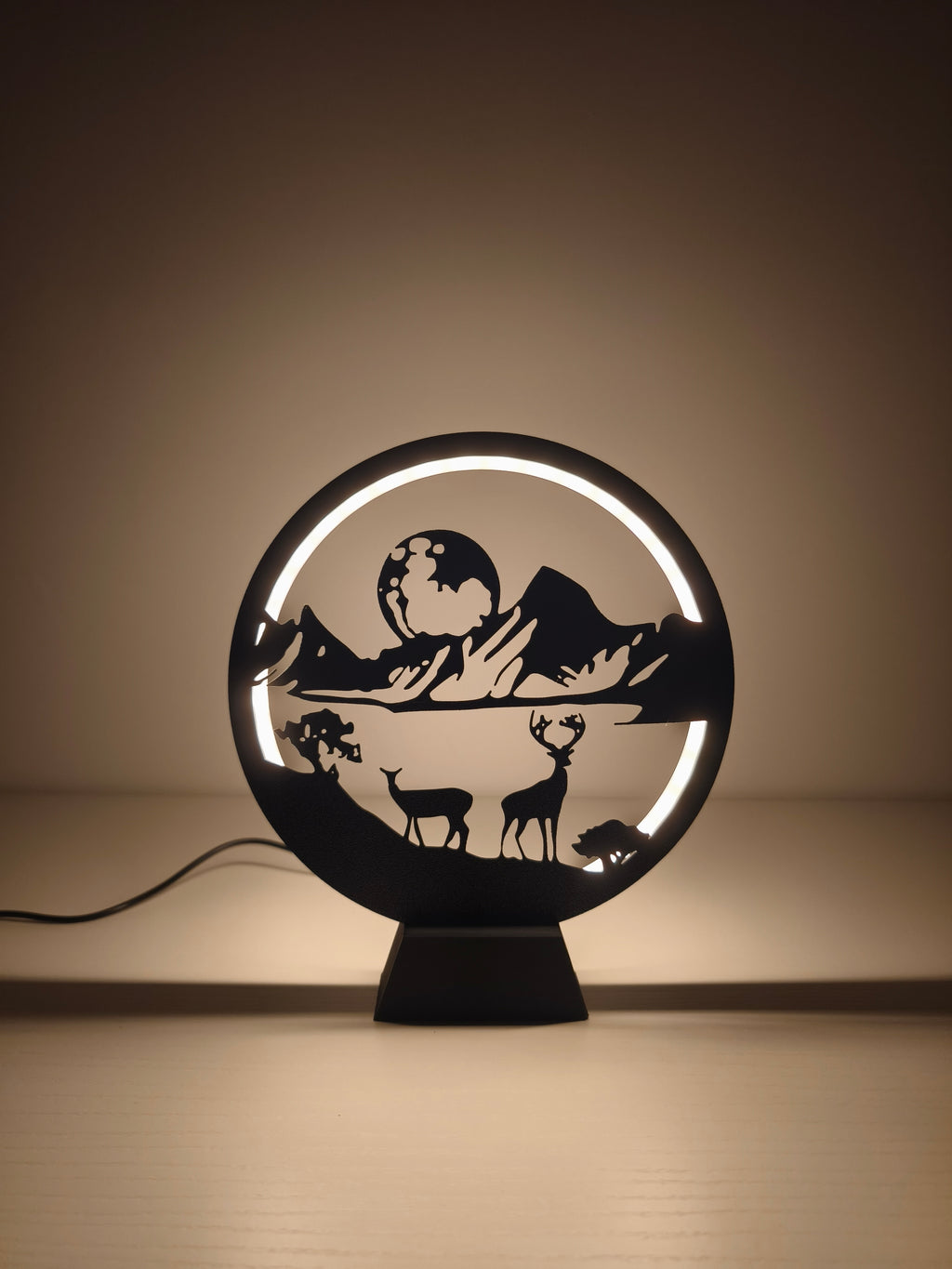 Lambadess Geyik ve Dolunay Temalı 3D LED Gece Lambası – Doğa Serisi Dekoratif Aydınlatma